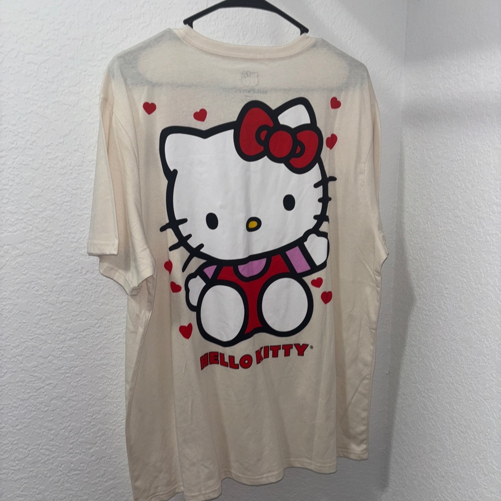 Hello Kitty by Sanrio Women’s Oversized Kawaii Graphic Tee NWT - Picture 7 of 11